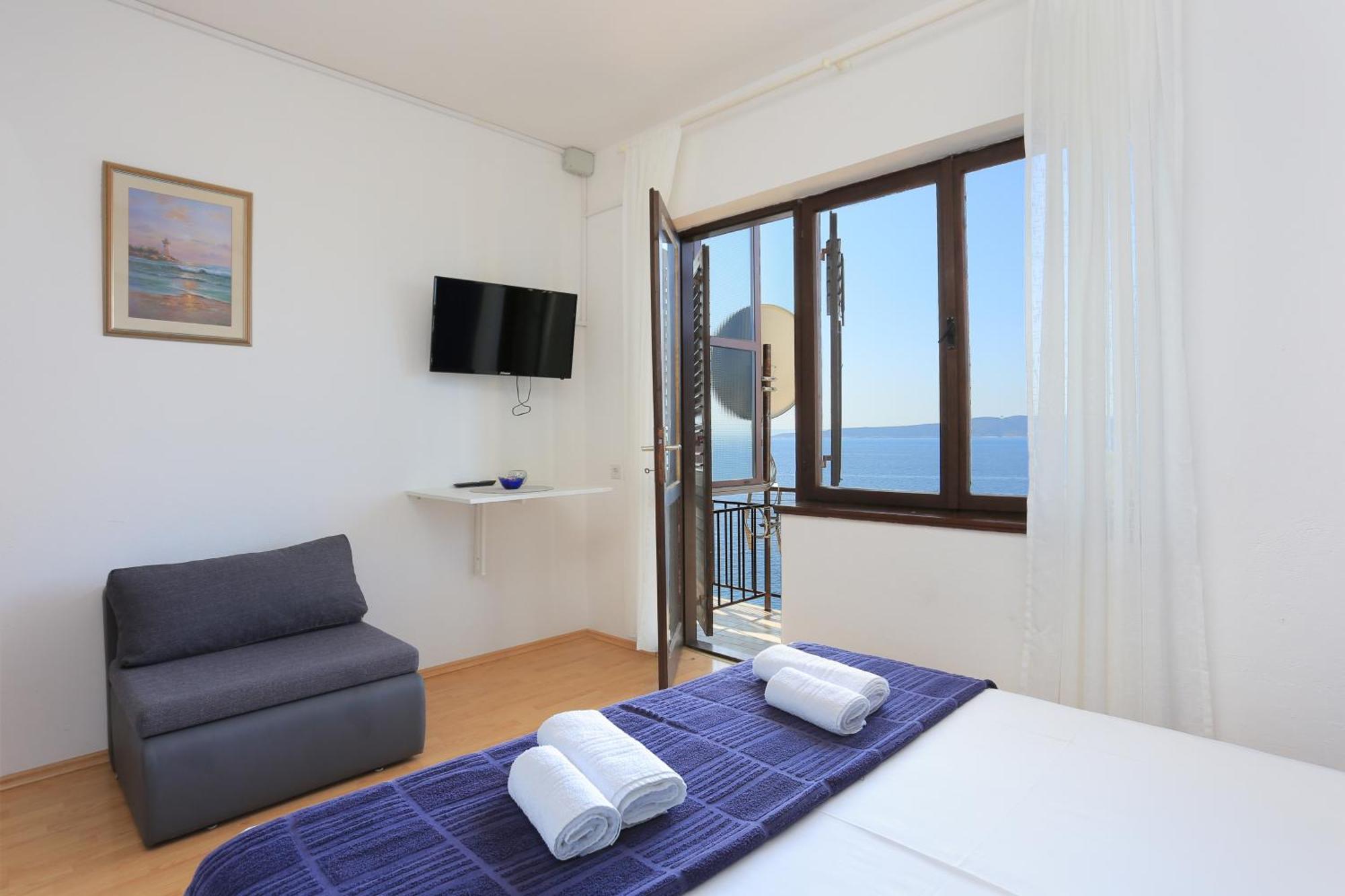 Apartments By The Sea Brela, Makarska - 2718 Bilik gambar