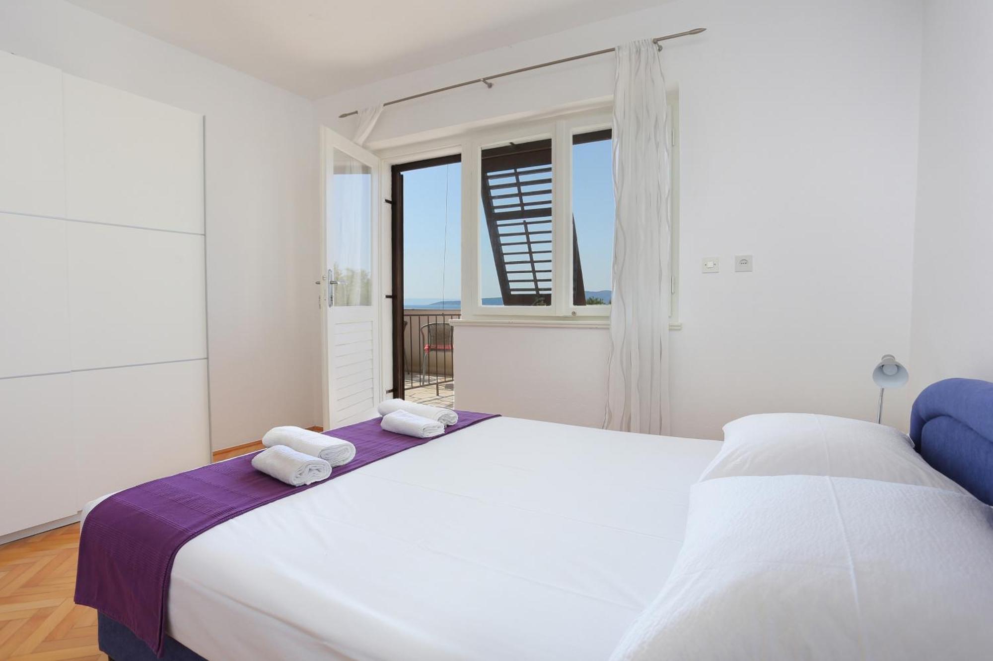 Apartments By The Sea Brela, Makarska - 2718 Bilik gambar